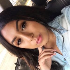 Meet your Posher, Raquel